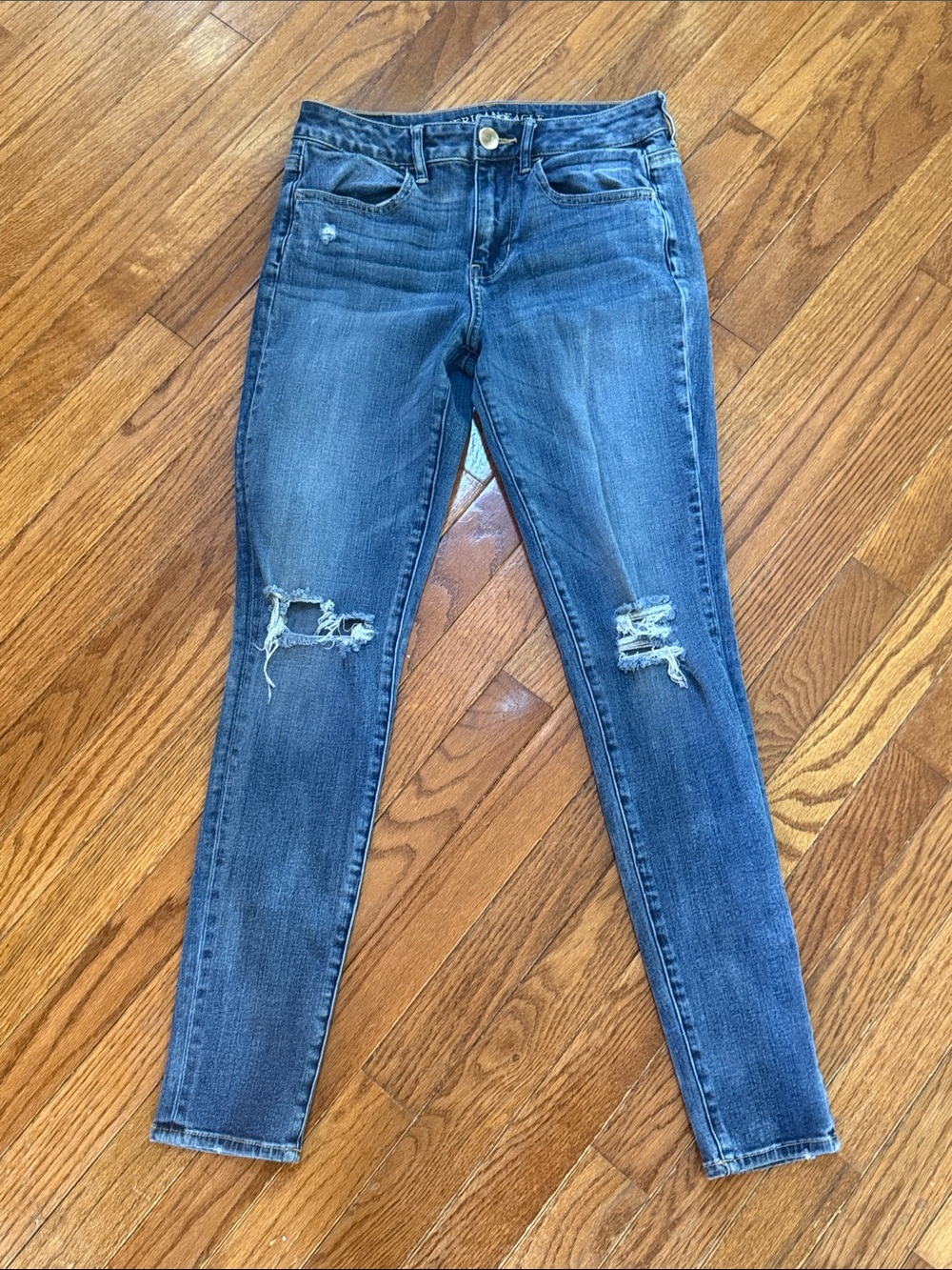 American Eagle super stretch Hi-Rise Distressed Jegging women’s size 4